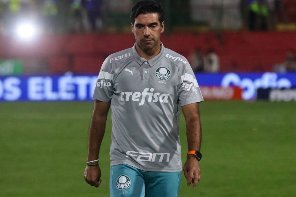 Abel Ferreira no comando do Palmeiras no Paulistão