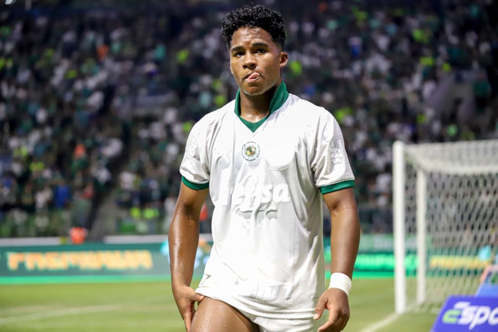 Atacante Endrick em jogo do Palmeiras no Paulistão 2024