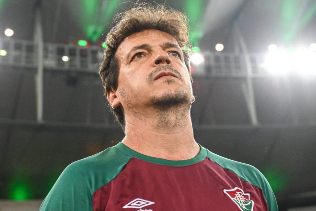 Técnico Fernando Diniz no comando do Fluminense