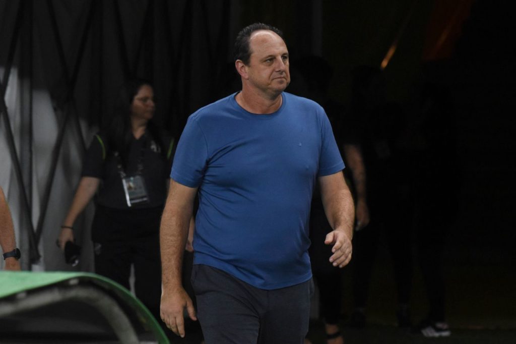 Técnico Rogério Ceni à frente do Bahia