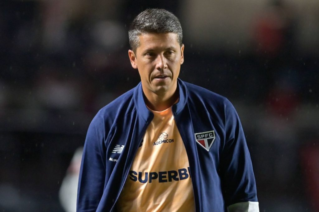 Técnico Thiago Carpini no comando do São Paulo no Campeonato Paulista