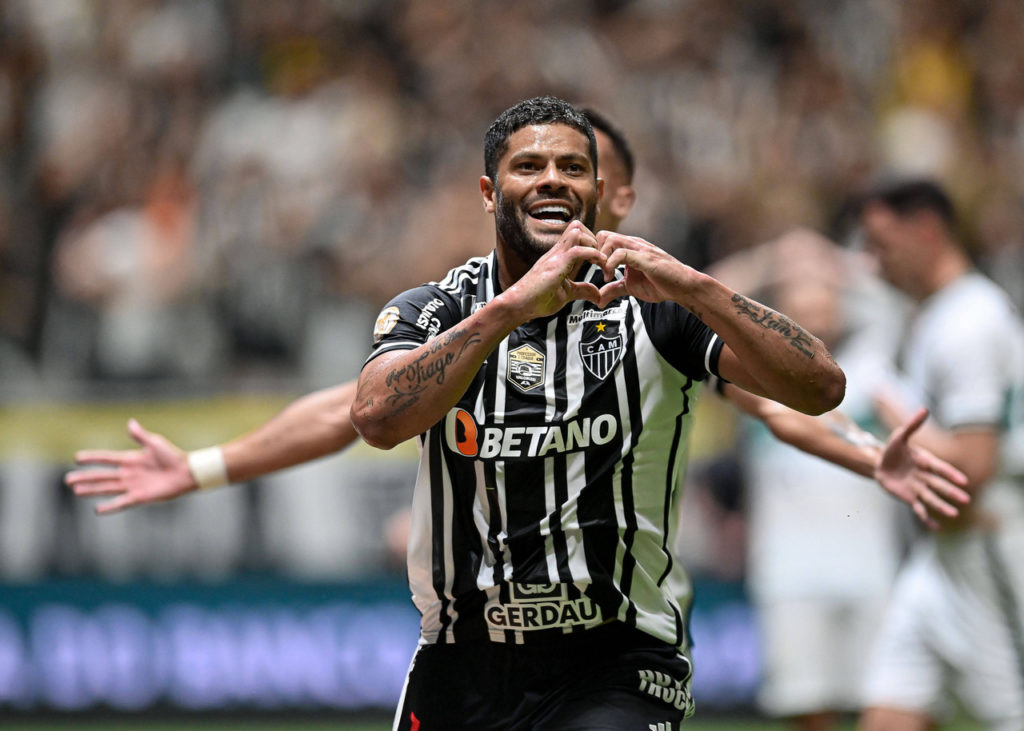 Hulk, do Atlético-MG, comemora um gol durante uma partida do time na temporada.