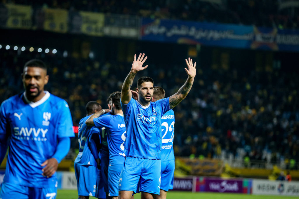 Mitrovic, do Al-Hilal, comemora um dos gols marcados pelo time na Champions League da Ásia.