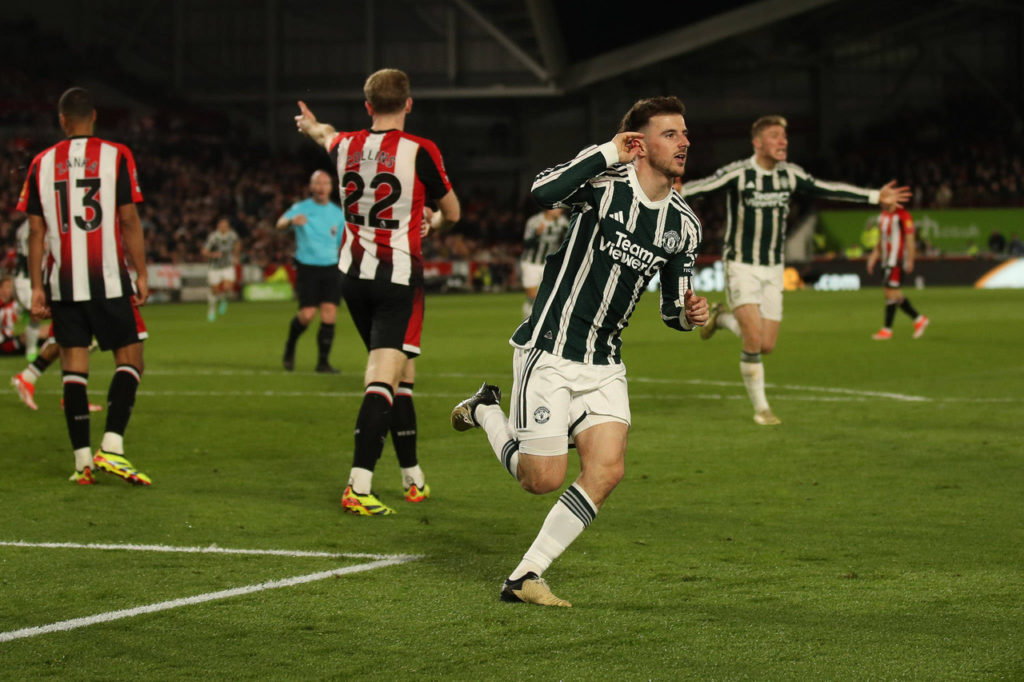 Mason Mount, do Manchester United, comemora um gol marcado pelo clube na Premier League.