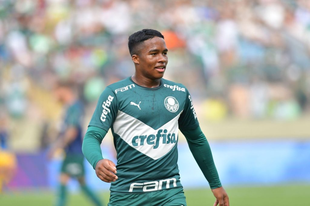 Endrick, do Palmeiras, na atividade antes de encarar o próximo jogo pelo clube.