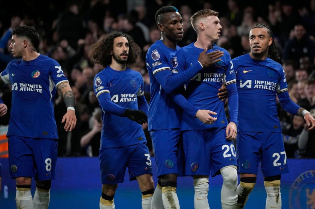 Cole Palmer comemora gol do Chelsea na vitória sobre o Manchester United no Stamford Bridge