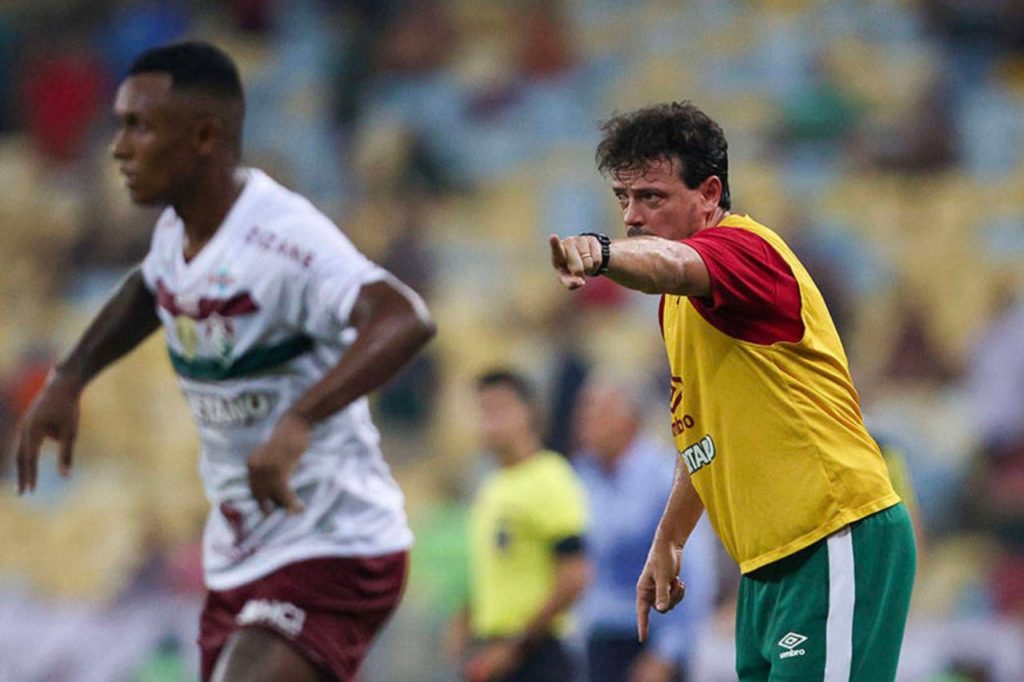 Técnico Fernando Diniz no comando do Fluminense