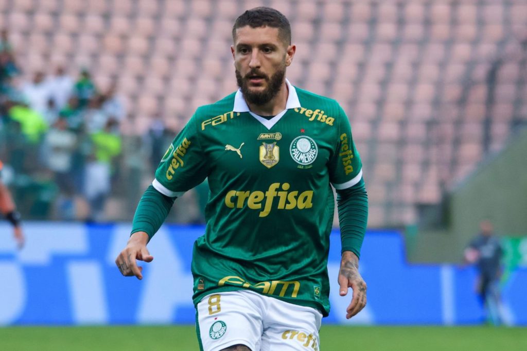 Meio-campista Zé Rafael em ação pelo Palmeiras