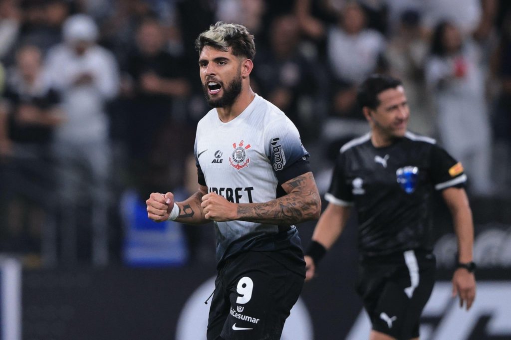 Yuri Alberto, do Corinthians, comemorando um gol marcado pelo time na Copa Sul-Americana.