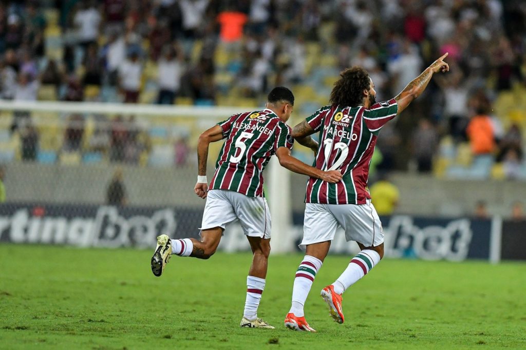 Marcelo, do Fluminense, comemorando o gol marcado pelo time na Copa Libertadores de 2024.