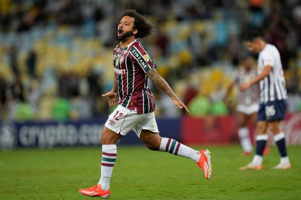 Marcelo, do Fluminense, comemorando o gol que marcou em um dos jogos na Copa Libertadores.