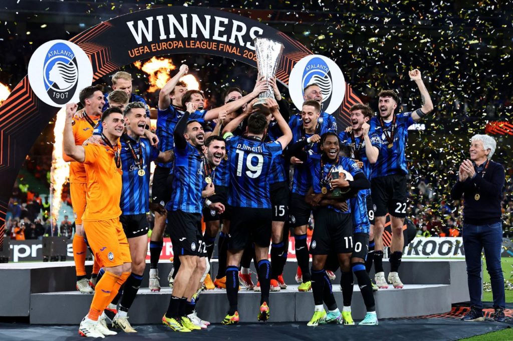 Time da Atalanta comemorando o título da Europa League em Dublin