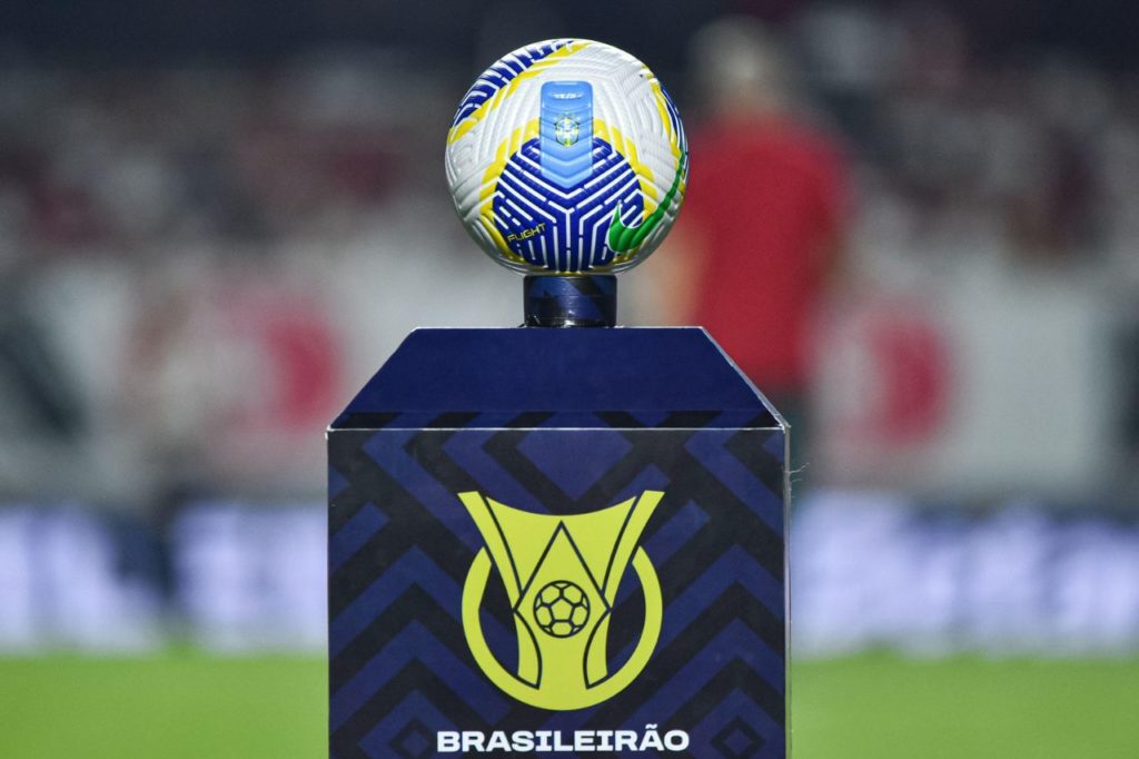 Bola de jogo do Campeonato Brasileiro no estádio do Morumbi antes de jogo