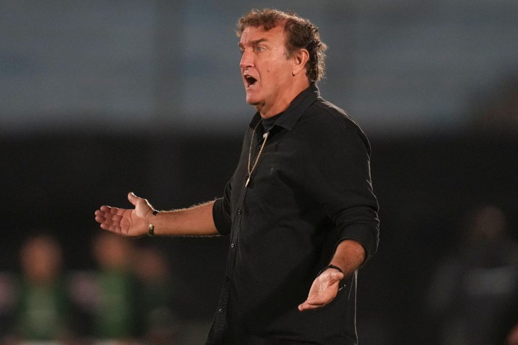 Técnico Cuca no comando do Athletico Paranaense na Copa do Brasil