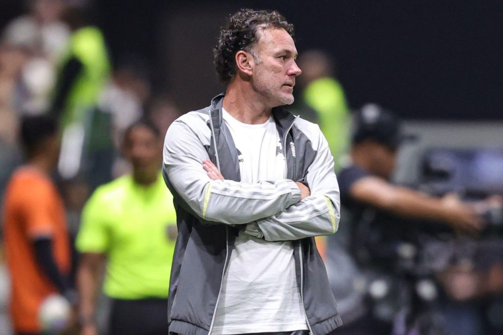 Técnico Gabriel Milito no comando do Galo na Conmebol Libertadores