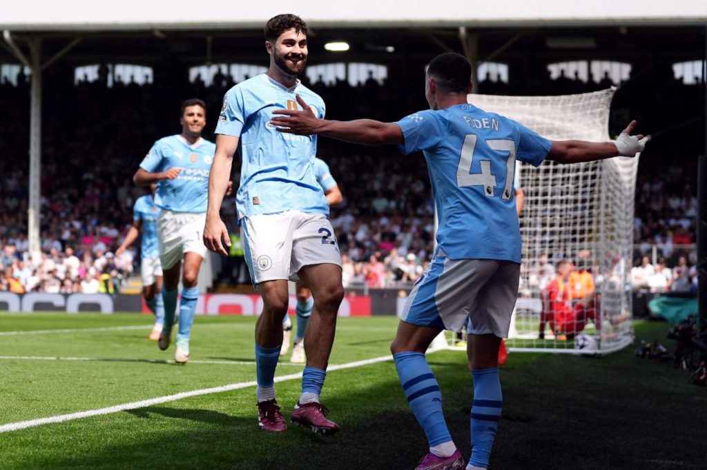 Gvardiol comemora gol do Manchester City na vitória sobre o Fulham na Premier League