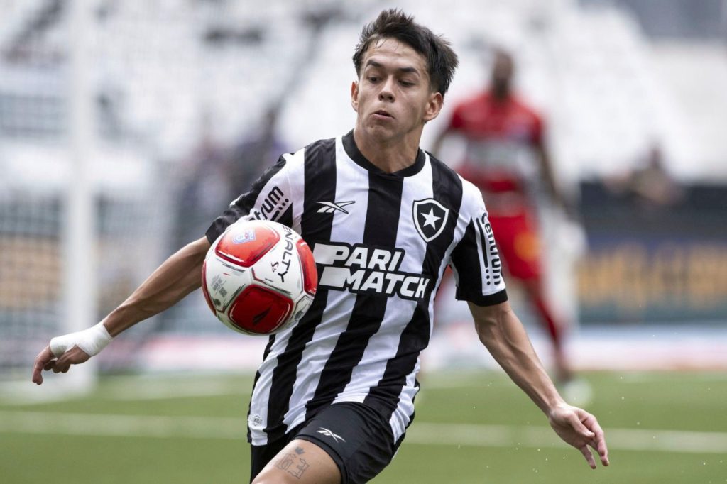 Meia-atacante Segovinha em ação pelo Botafogo