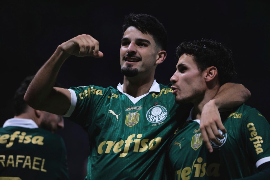 Flaco López, do Palmeiras, comemorando um gol do time em uma das rodadas do Campeonato Brasileiro de 2024.