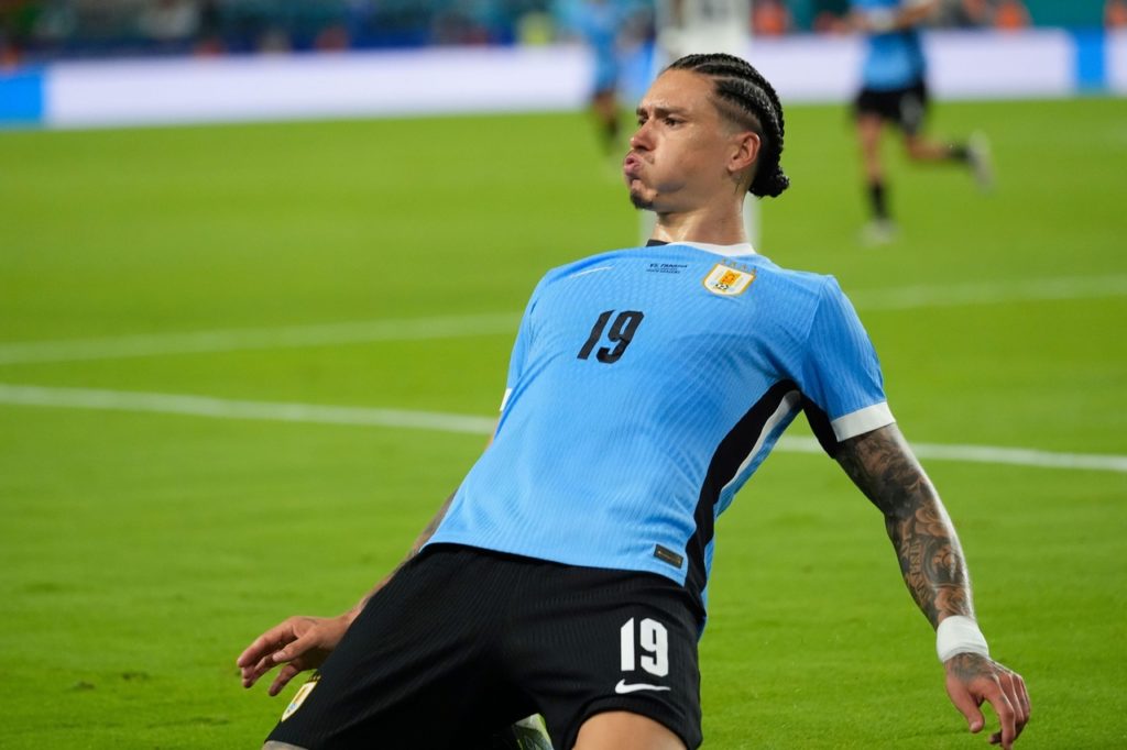 Darwin Núñez, do Uruguai, comemorando um gol marcado pelo seu país na Copa América de 2024.