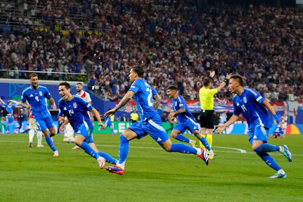 Zaccagni, da Itália, comemorando um gol marcado por sua seleção em um dos jogos da Eurocopa de 2024.