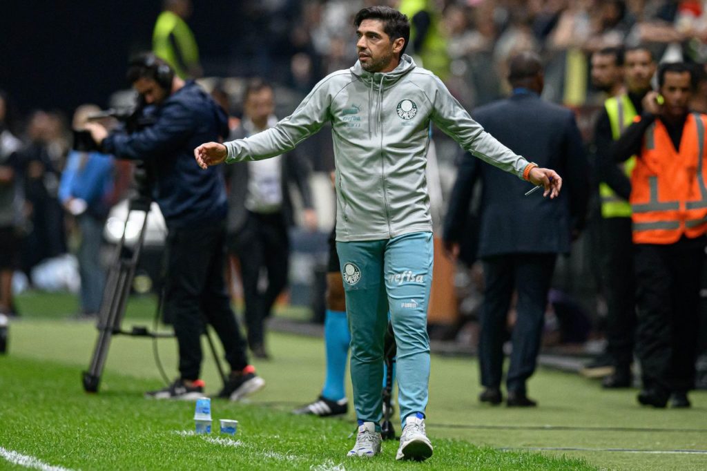 Técnico Abel Ferreira no comando do Palmeiras no Brasileirão