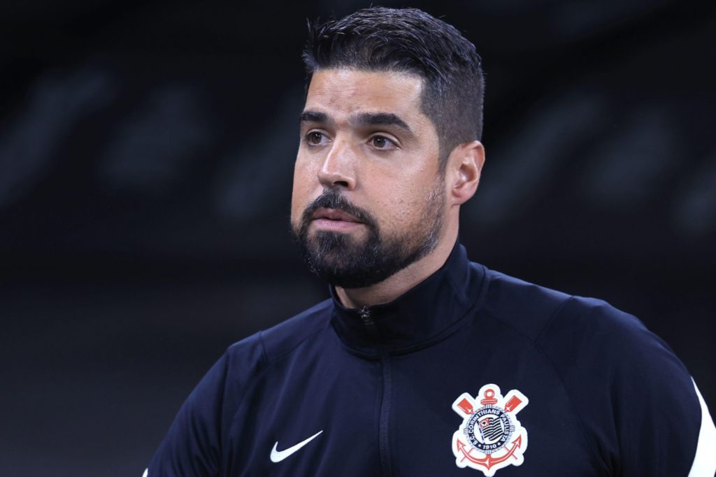 Técnico António Oliveira no comando do Corinthians no Brasileirão