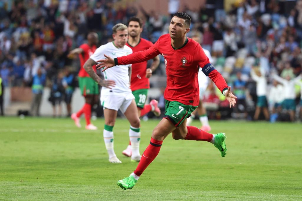 Cristiano Ronaldo, o CR7, comemora gol por Portugal em amistoso contra Irlanda