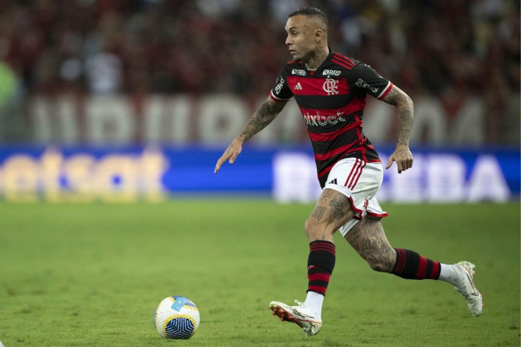 Cebolinha em ação pelo Flamengo no Brasileiro