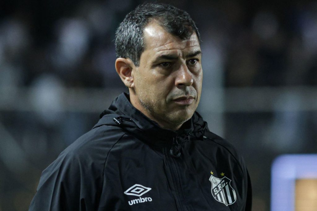 Técnico Fábio Carille no comando do Santos na Série B do Campeonato Brasileiro