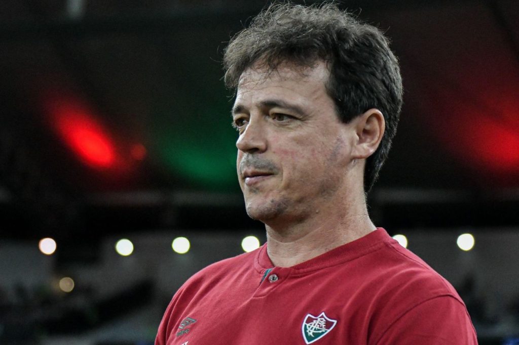 Técnico Fernando Diniz no comando do Fluminense