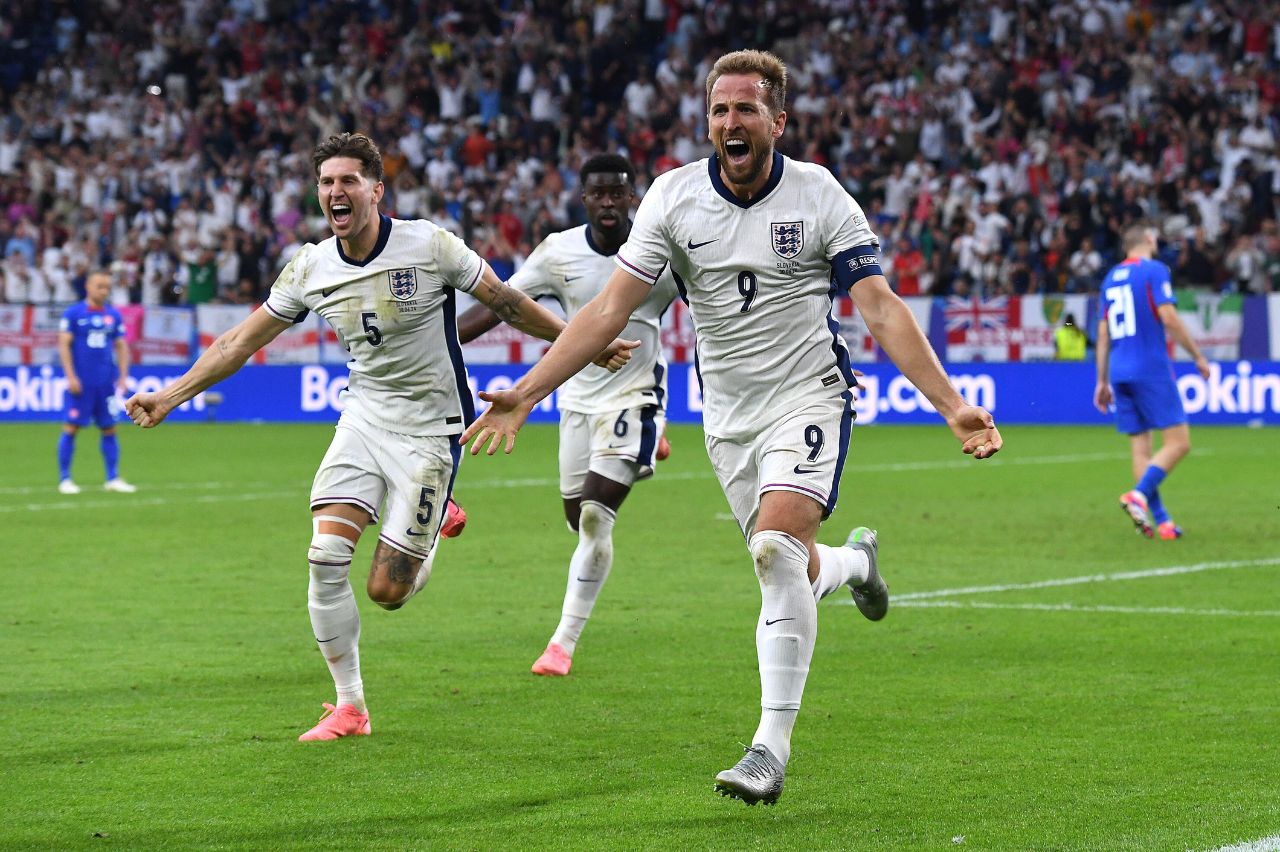 Inglaterra vira sobre a Eslováquia e vai às quartas da Eurocopa