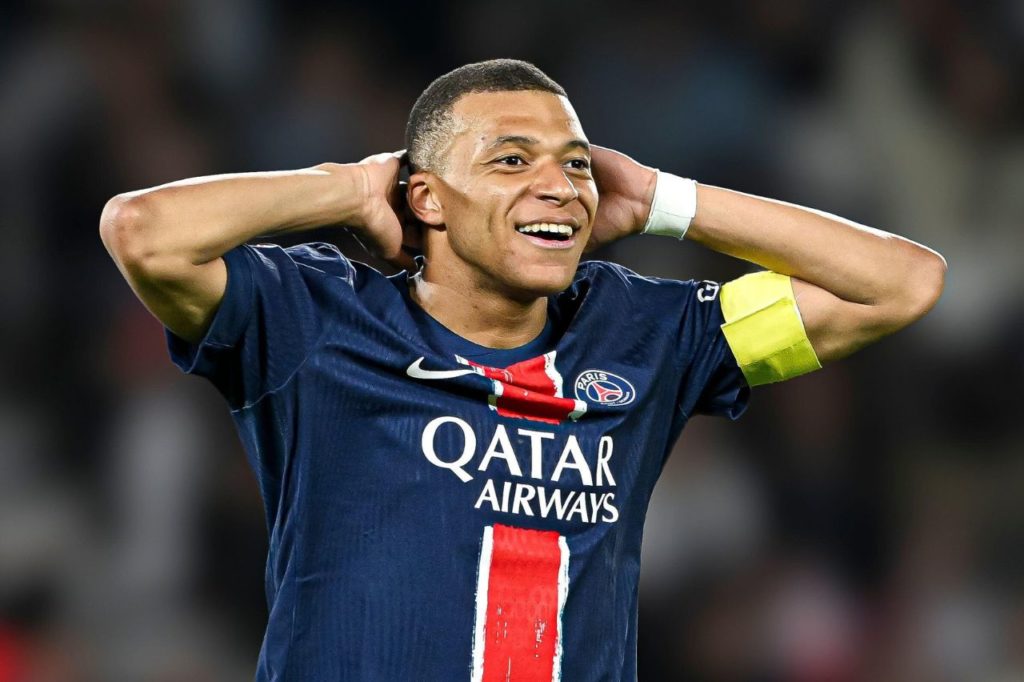 Atacante Mbappé em jogo do PSG