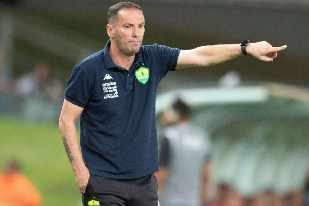 Técnico Petit no comando do Cuiabá no Brasileirão