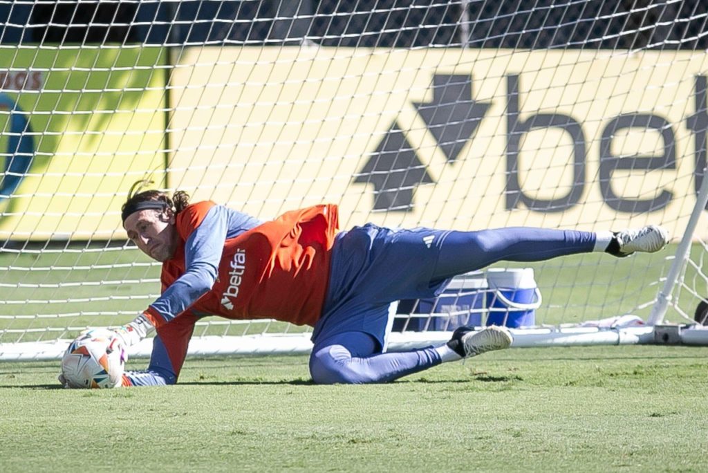 Cássio, do Cruzeiro, treinando pelo clube antes de sua estreia no Brasileirão de 2024.