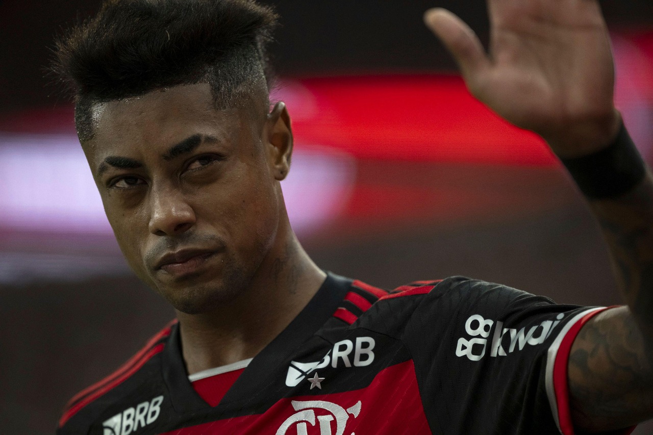 Flamengo bate o Atlético-MG e abre na liderança do Brasileiro