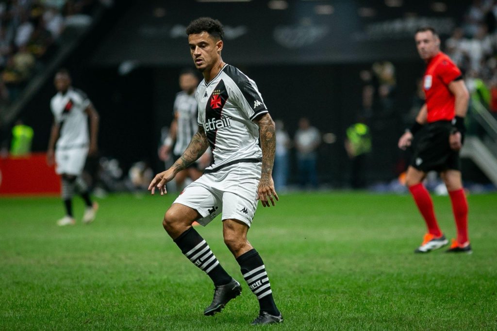 Coutinho, do Vasco, jogando contra o Atlético-MG pelo Campeonato Brasileiro.