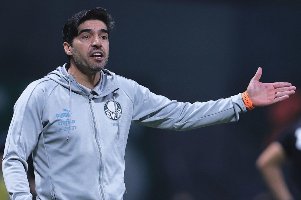 Técnico Abel Ferreira no comando do Palmeiras no Brasileirão