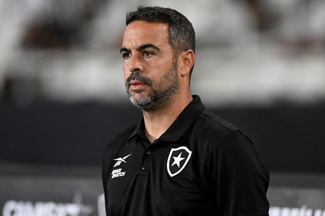 Botafogo bate o Cuiabá fora de casa e encosta na liderança