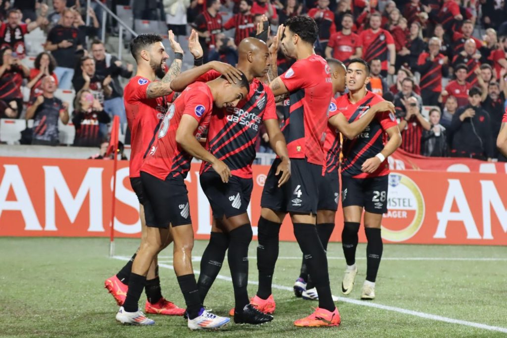 Time do Athletico-PR em jogo do Brasileirão