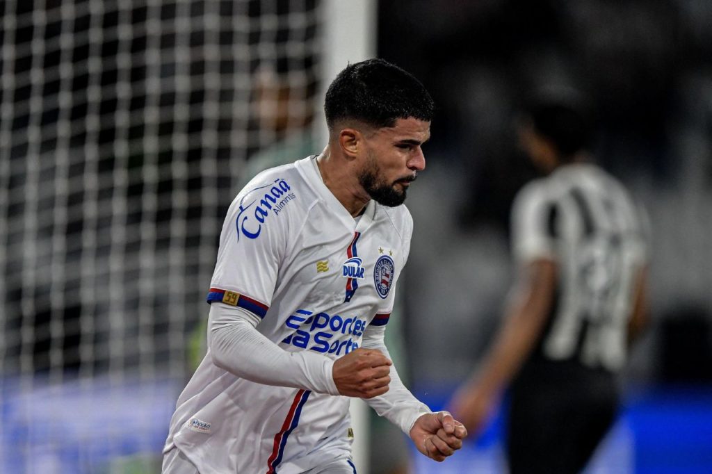 Cauly comemora o gol de empate do Bahia no jogo de ida das oitavas de final da Copa do Brasil com o Botafogo