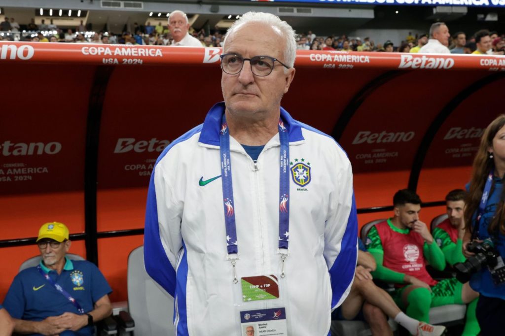 Técnico Dorival Júnior comanda o Brasil na Copa América 2024