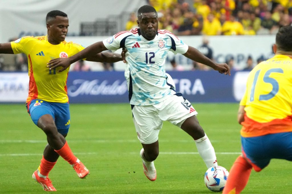 Atacante Joel Campbell jogando pela Costa Rica na Copa América 2024