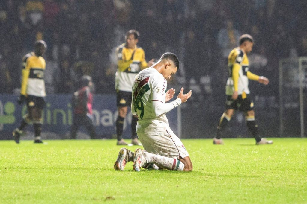 Kauã Elias marca o gol de empate do Fluminense com o Criciúma no Brasileiro