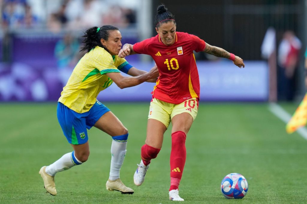 Rainha Marta no jogo entre Brasil e Espanha nas Olimpíadas de Paris