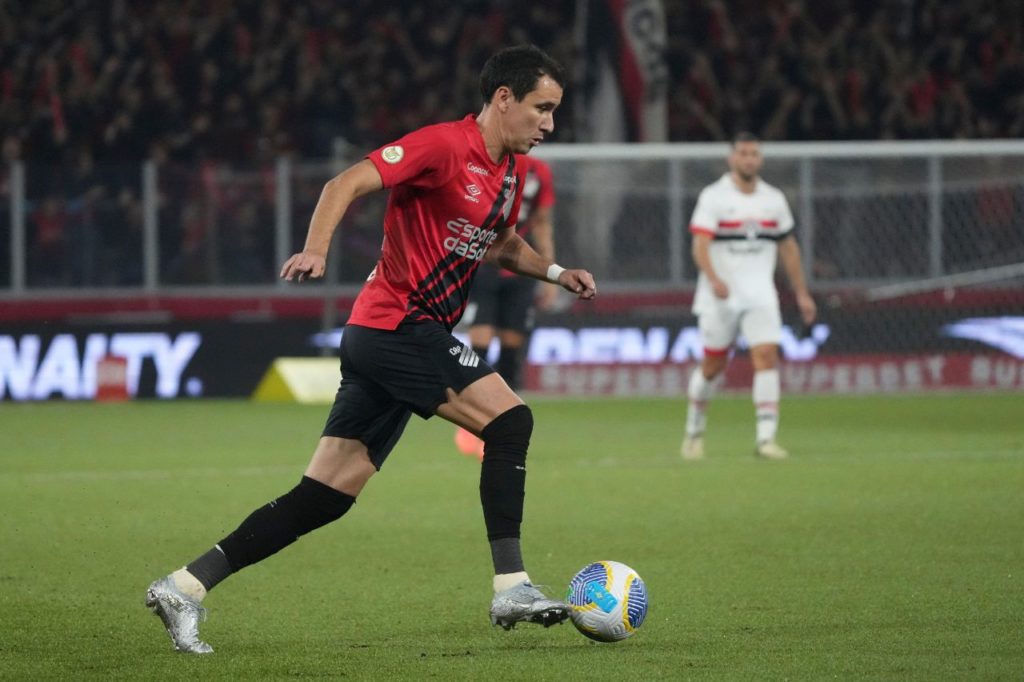 Centroavante Pablo no jogo do Athletico Paranaense no Brasileiro