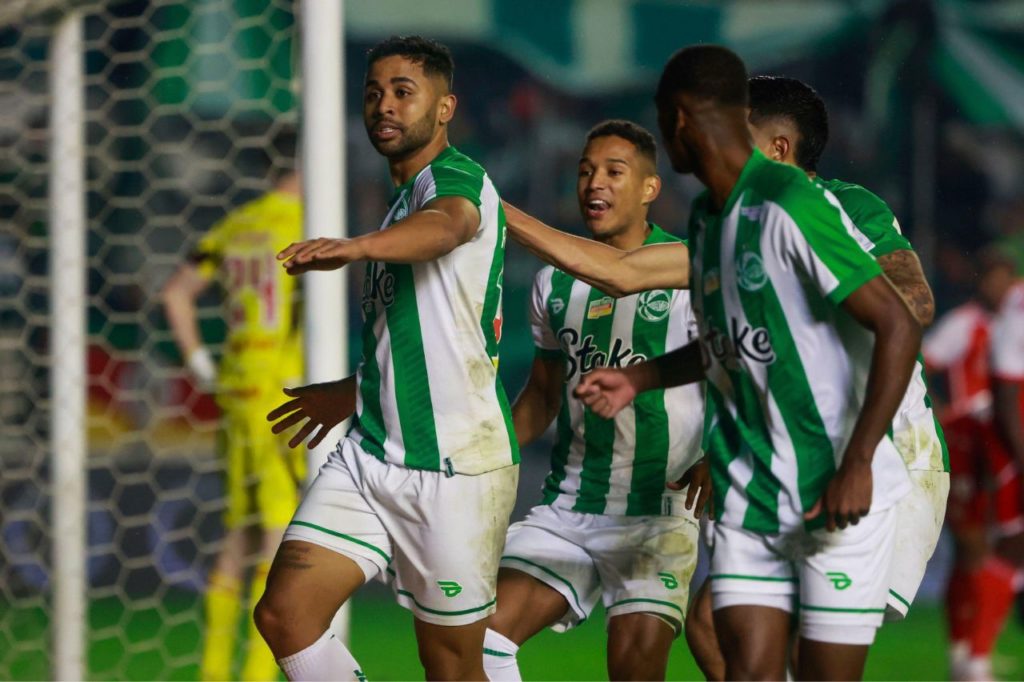 Rodrigo Sam comemora gol do Juventude no empate com Inter no Alfredo Jaconi pela Copa do Brasil