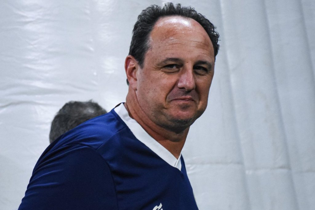 Técnico Rogério Ceni no comando do Bahia no Brasileirão