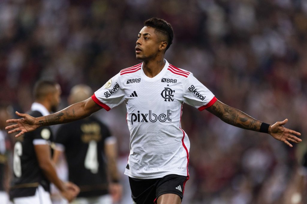 Bruno Henrique, do Flamengo, comemorando um dos gols marcados por ele na temporada de 2024.