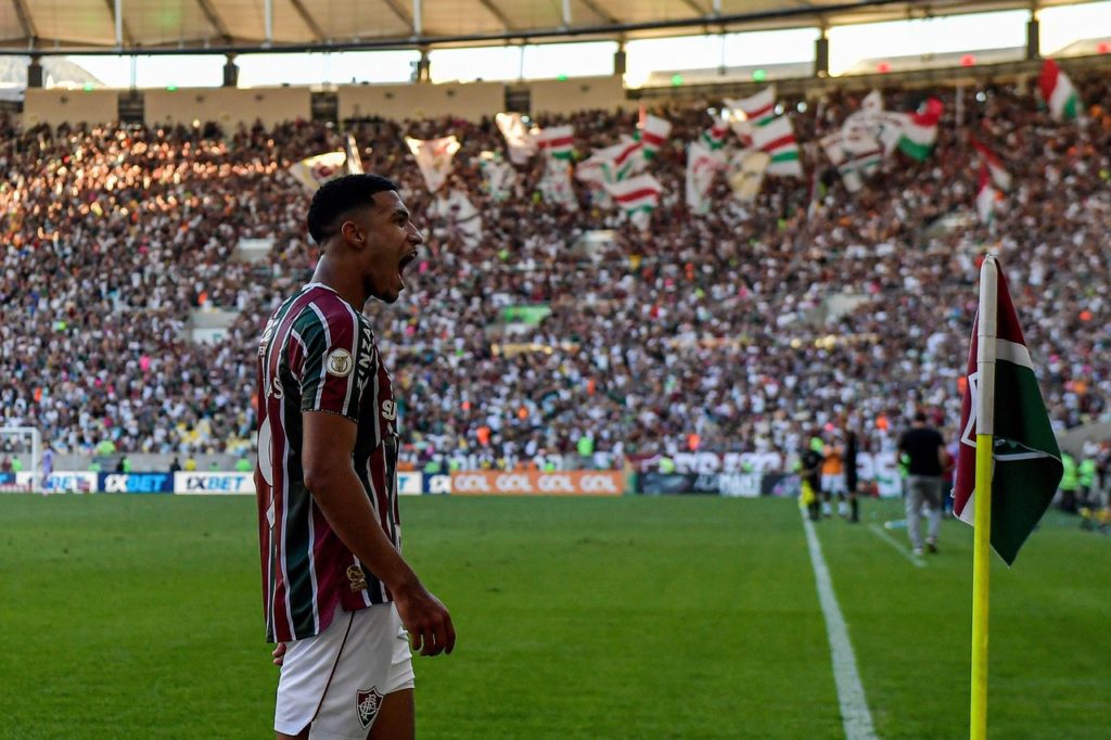 Kauã Elias, do Fluminense, comemorando um gol marcado em uma das rodadas do Brasileirão de 2024.