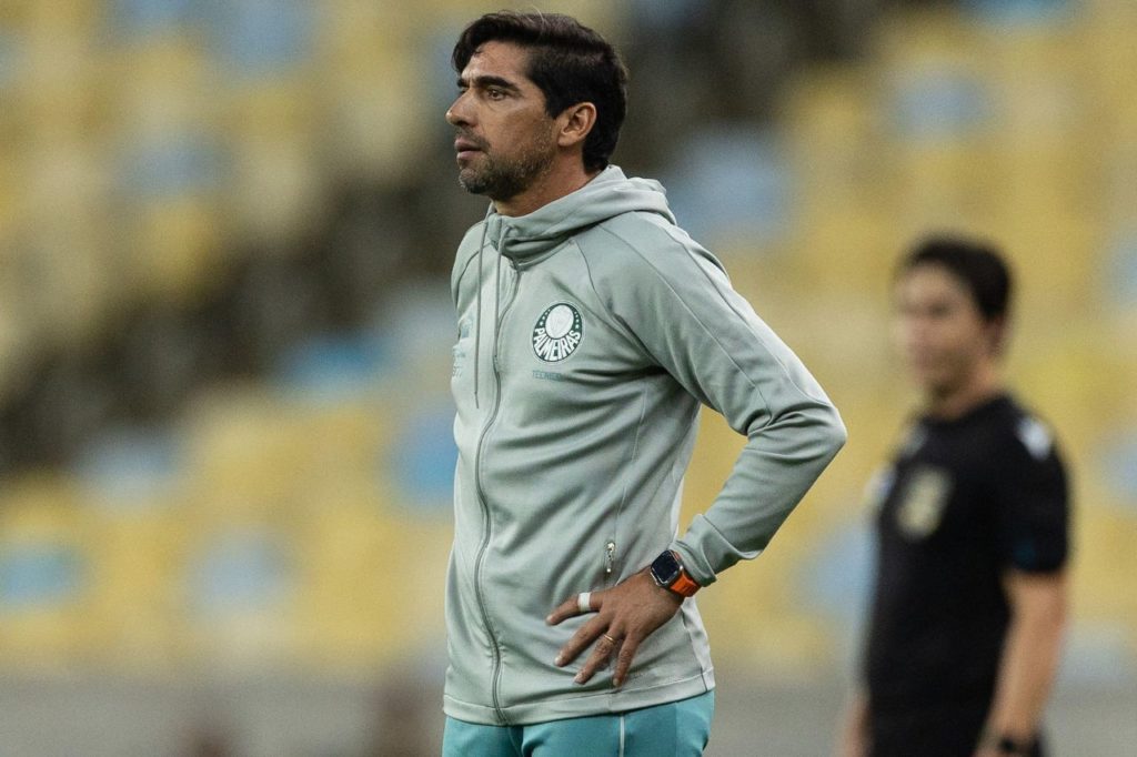 Técnico Abel Ferreira no comando do Palmeiras em jogo da Copa do Brasil